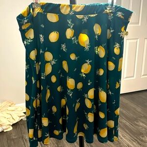 2X Knit lemon skirt.